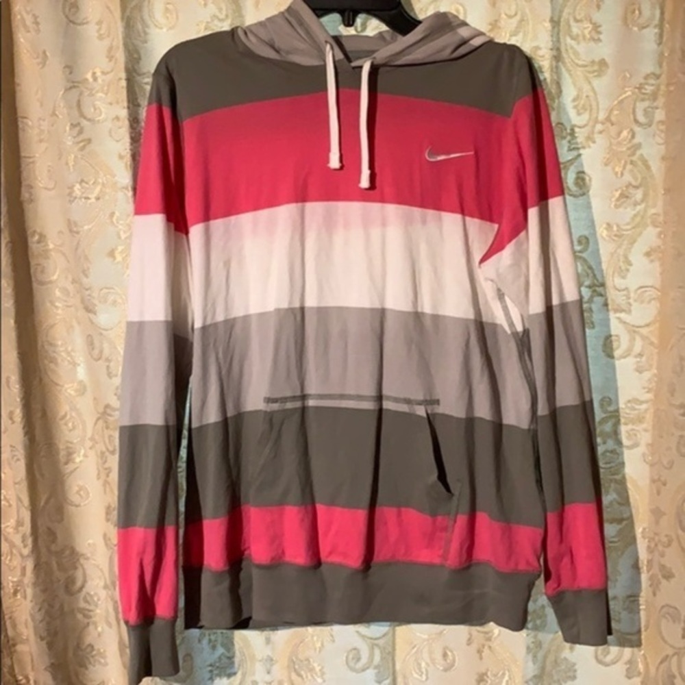 Nike hood tee
